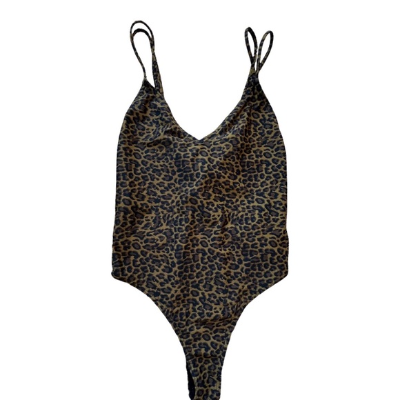 Kendall + Kylie Leopard Swimsuit - Picture 5 of 14